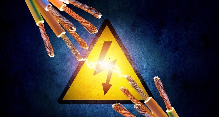 apa yang dimaksud dengan tegangan listrik